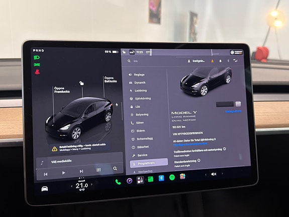 Tesla Model Y 24 of 30