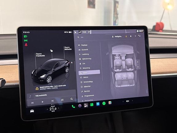 Tesla Model Y 28 of 30