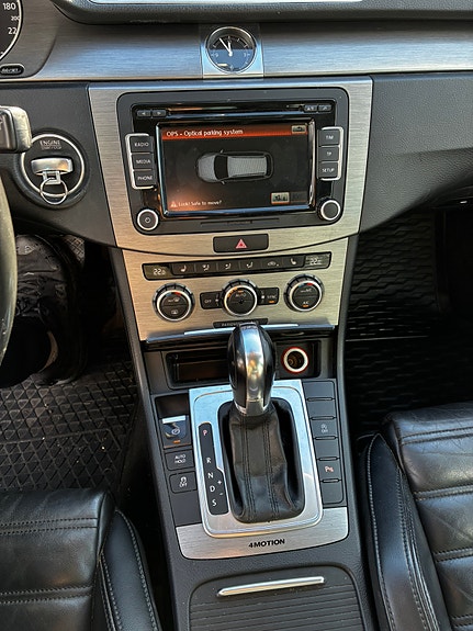 Volkswagen Passat 9 of 10