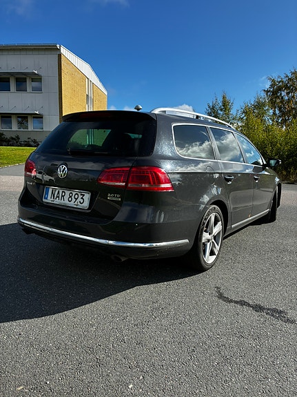 Volkswagen Passat 4 of 10