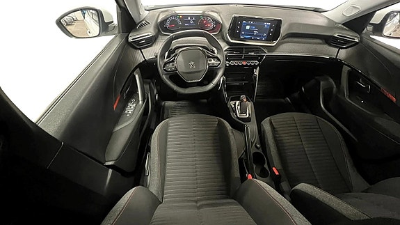 Peugeot 2008 12 of 14