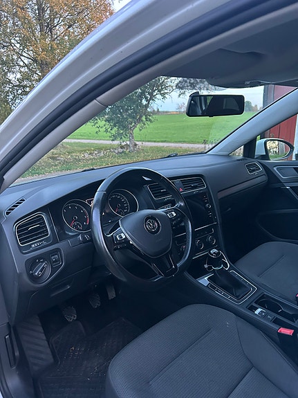 Volkswagen Golf VII 5 of 8