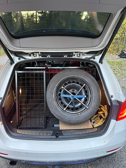BMW 318d 6 of 9
