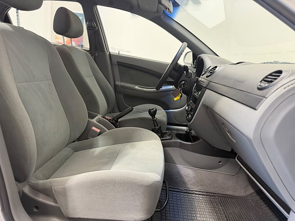 Chevrolet Lacetti 7 of 15