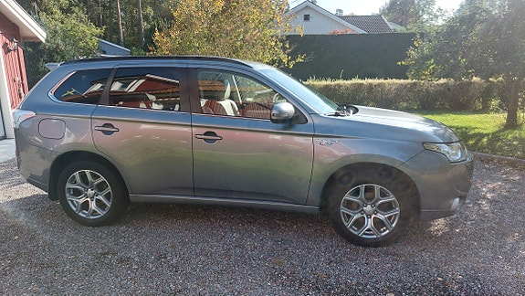 Mitsubishi Outlander 3 of 8