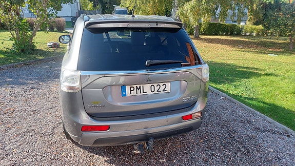 Mitsubishi Outlander 2 of 8