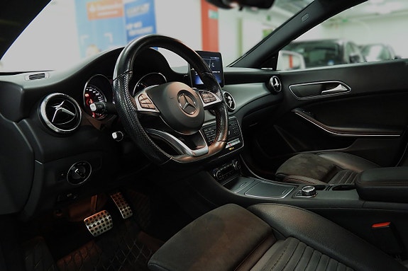 Mercedes-Benz CLA220 d 13 of 23