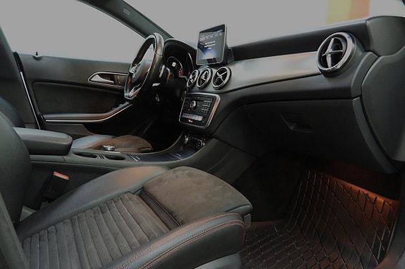 Mercedes-Benz CLA220 d 12 of 23