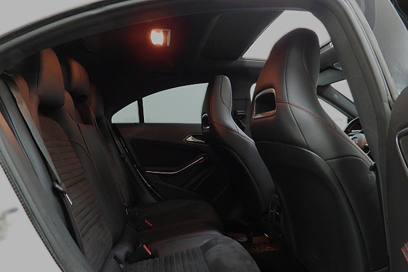 Mercedes-Benz CLA220 d 16 of 23