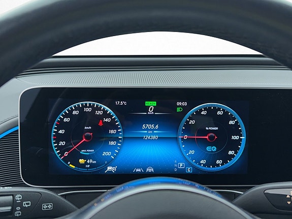 Mercedes-Benz EQC400 17 of 30