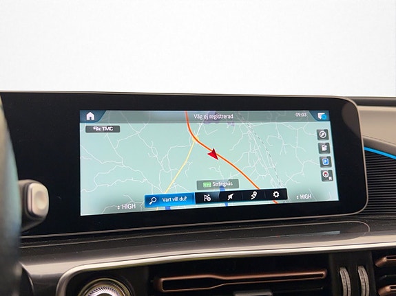 Mercedes-Benz EQC400 18 of 30