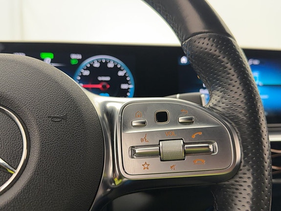 Mercedes-Benz EQC400 26 of 30