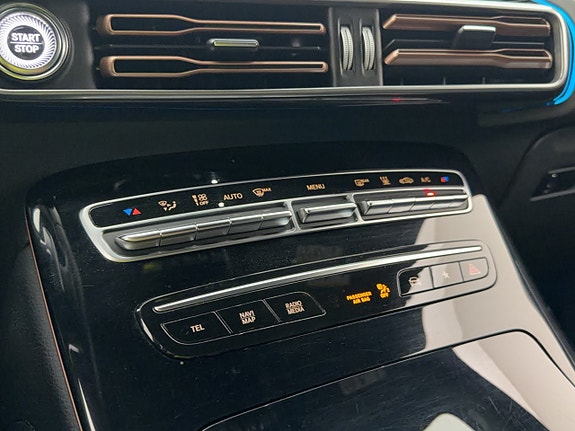 Mercedes-Benz EQC400 24 of 30