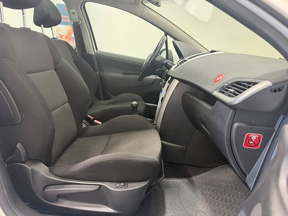 Peugeot 207 SW 17 of 17