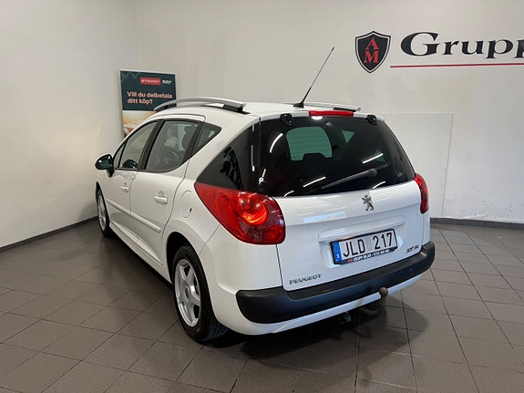 Peugeot 207 SW 13 of 17