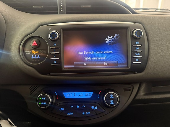 Toyota Yaris 16 of 19