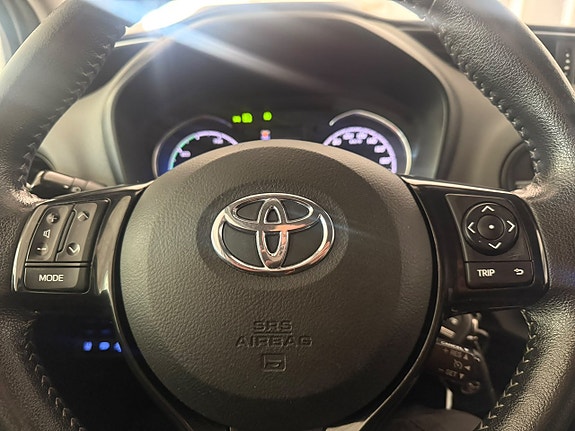 Toyota Yaris 12 of 19