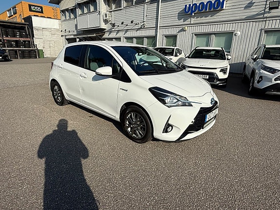 Toyota Yaris 6 of 19