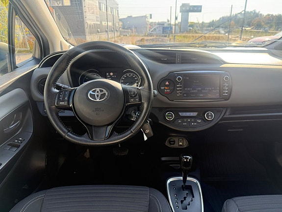 Toyota Yaris 9 of 19