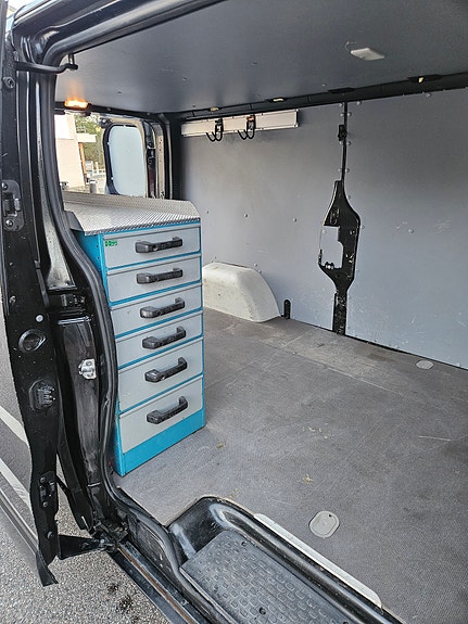 Opel Vivaro 12 of 15
