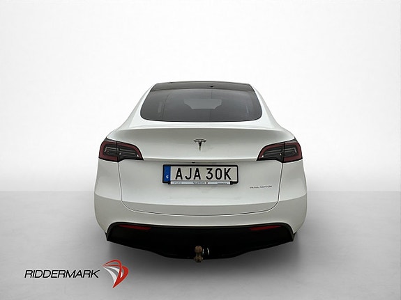 Tesla Model Y 8 of 30