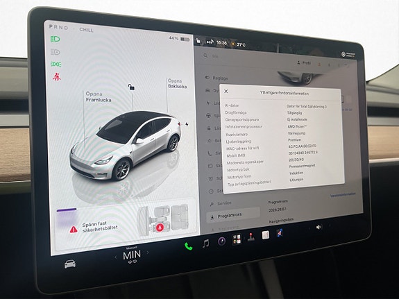 Tesla Model Y 24 of 30