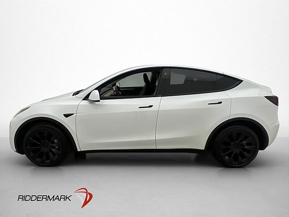 Tesla Model Y 5 of 30