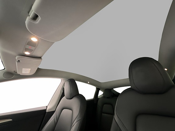Tesla Model Y 13 of 30