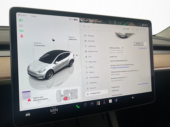 Tesla Model Y 23 of 30