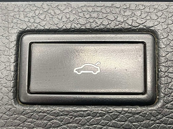 Volkswagen Passat 24 of 24