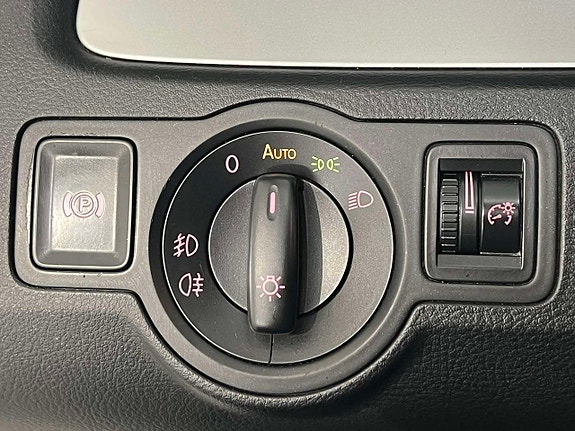 Volkswagen Passat 9 of 24