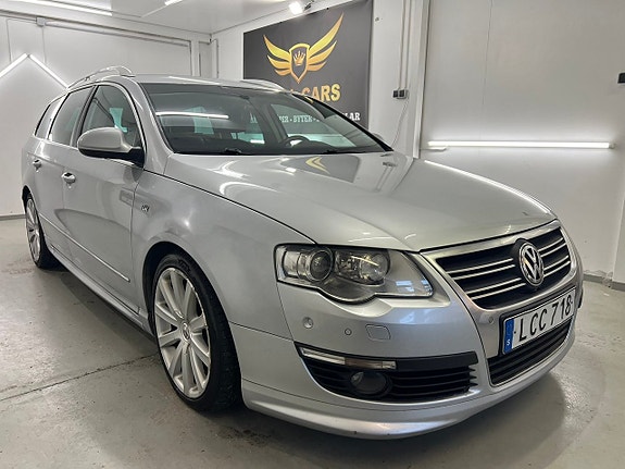 Volkswagen Passat 2 of 24