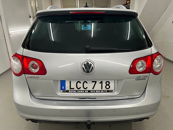 Volkswagen Passat 5 of 24