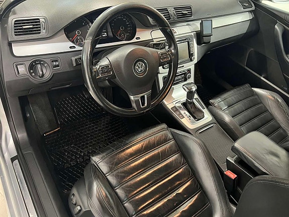 Volkswagen Passat 16 of 24