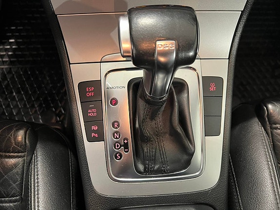 Volkswagen Passat 15 of 24