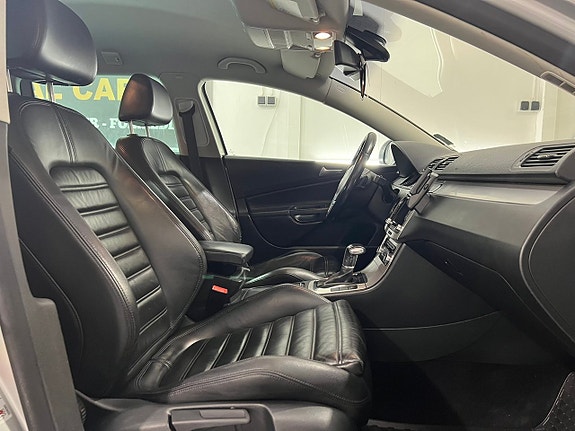 Volkswagen Passat 18 of 24