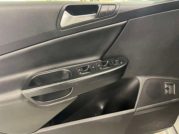 Volkswagen Passat 17 of 24