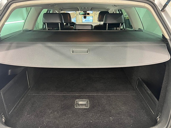 Volkswagen Passat 23 of 24