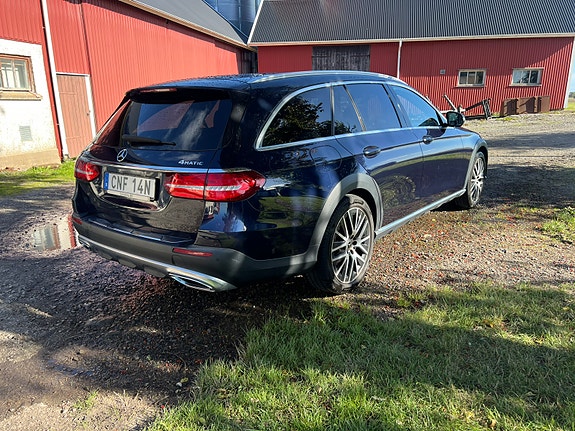 Mercedes-Benz E220 d 4 of 7