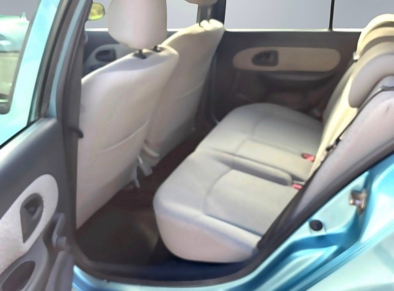Renault Clio 11 of 19