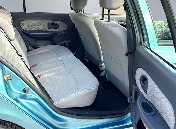 Renault Clio 10 of 19