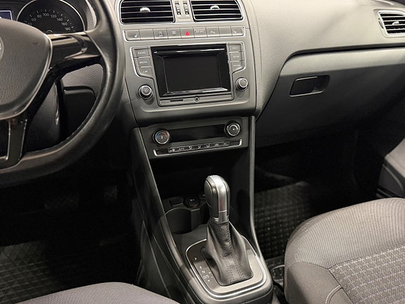 Volkswagen Polo 17 of 24