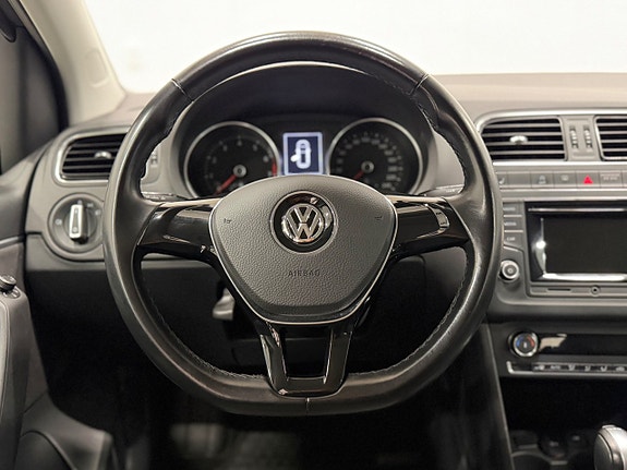 Volkswagen Polo 16 of 24