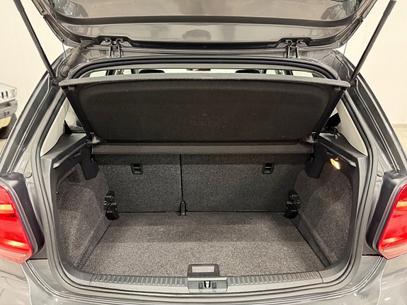 Volkswagen Polo 24 of 24