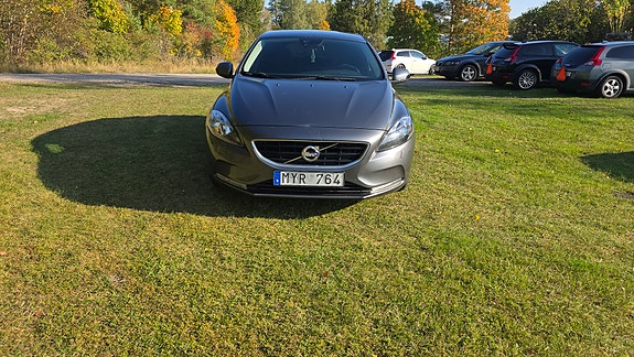 Volvo V40 3 of 14