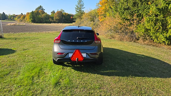 Volvo V40 12 of 14
