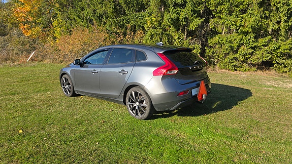 Volvo V40 13 of 14