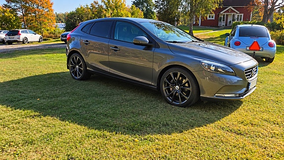 Volvo V40 4 of 14