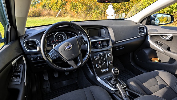 Volvo V40 9 of 14