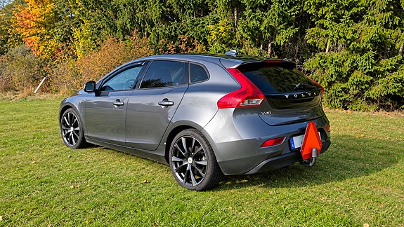 Volvo V40 6 of 14